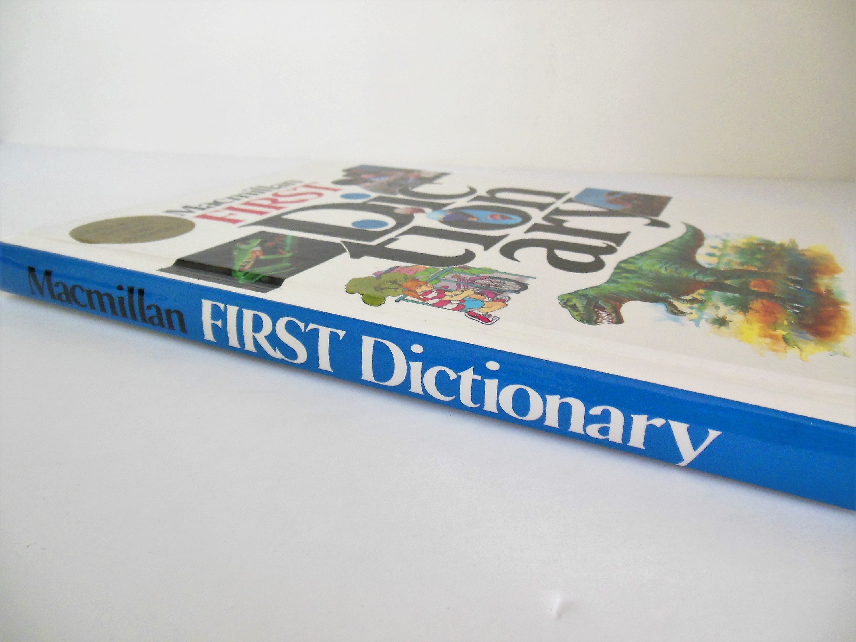 Macmillan First Dictionary, for Beginning Readers