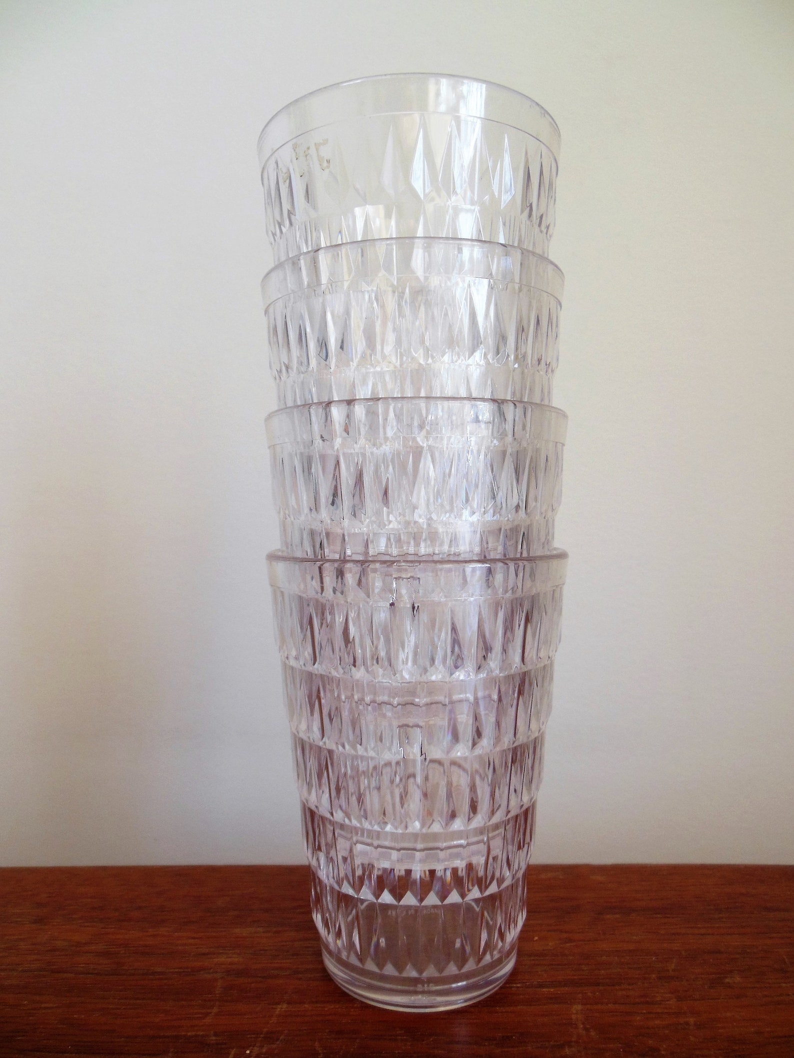 Arrow Diamond Pattern Plastic Glasses Set of Four Lucite Etsy