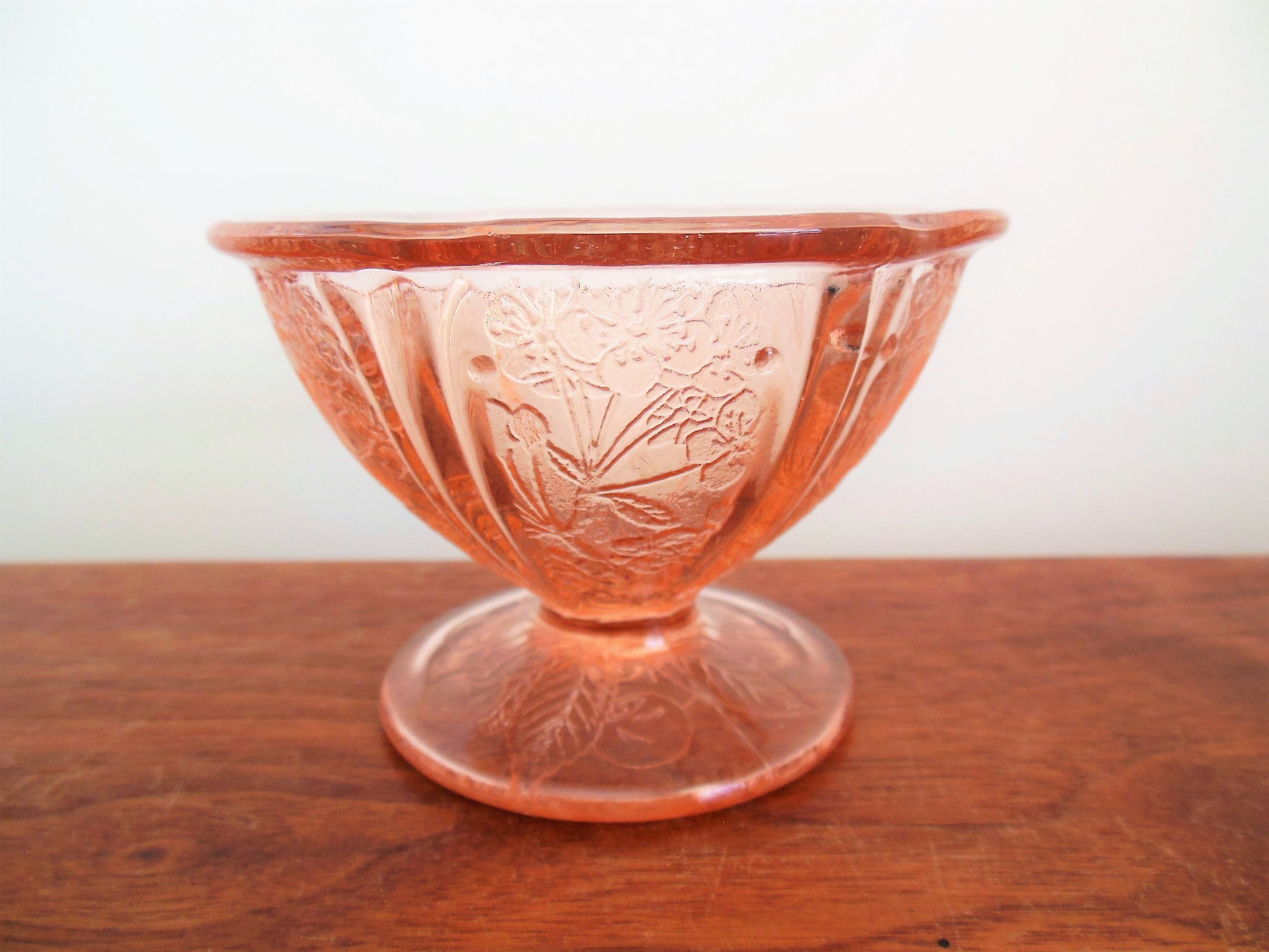 ガラステーブル ファンシーピンク レトロ 80s Cherry Blossom Pink Champagne by Jeannette Glass, Tall Sherbet Cup
