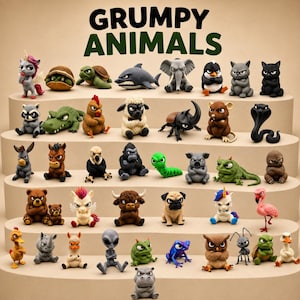 Könnte beinhalten: Eine Sammlung kleiner, stilisierter Tierfiguren, die auf abgestuften Regalen angeordnet sind und jeweils einen mürrischen Gesichtsausdruck zeigen. Der Text GRUMPY ANIMALS ist in großen, dunkelgrünen Buchstaben oben auf dem Display gedruckt. Die Figuren umfassen verschiedene Kreaturen wie einen Hai, Elefanten, Pinguin, Katze, Schildkröte und andere.