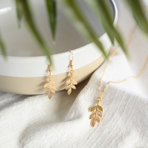 Ensemble de colliers de feuilles d’or | pour les femmes, collier délicat, ensemble de boucles d’oreilles, coffret cadeau, cadeaux pour elle, collier de petites feuilles, cadeau de fête des mères