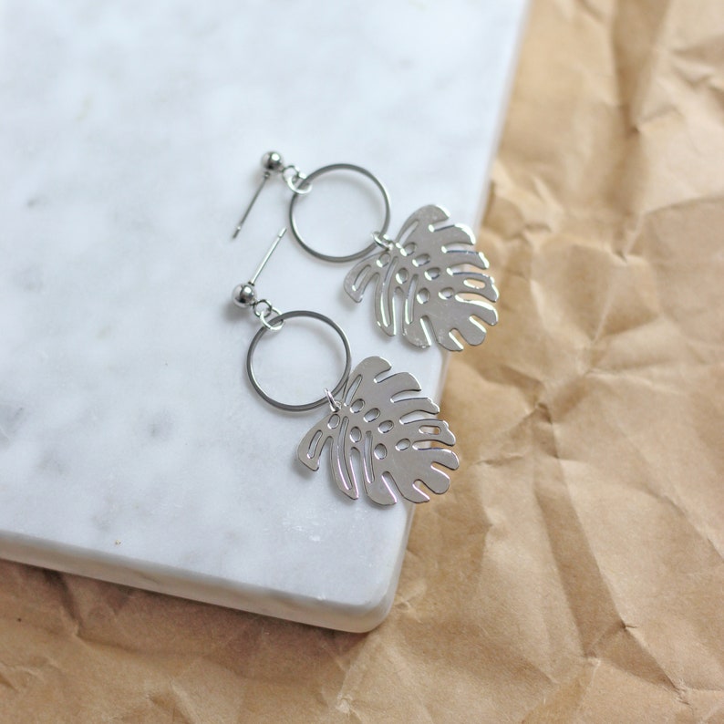 Monstera Leaf Earrings hoop earrings with charm, botanical jewelry, tropical leaf, statement earrings, aesthetic earrings Silver