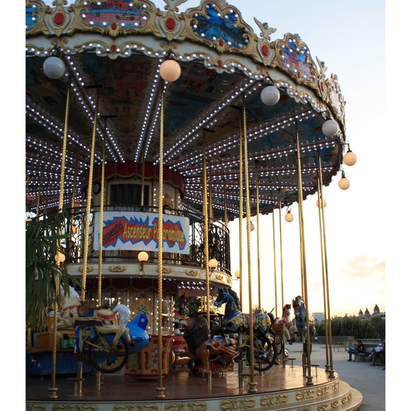 Merry go Round am Eiffel-Turm-Fotoabzüge