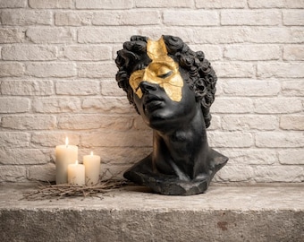 Estatua inspirada en David, dios griego, decoración escultórica romana, arte clásico en resina, busto de la antigua Grecia y Roma, estatua de estante, acento artístico para el hogar.