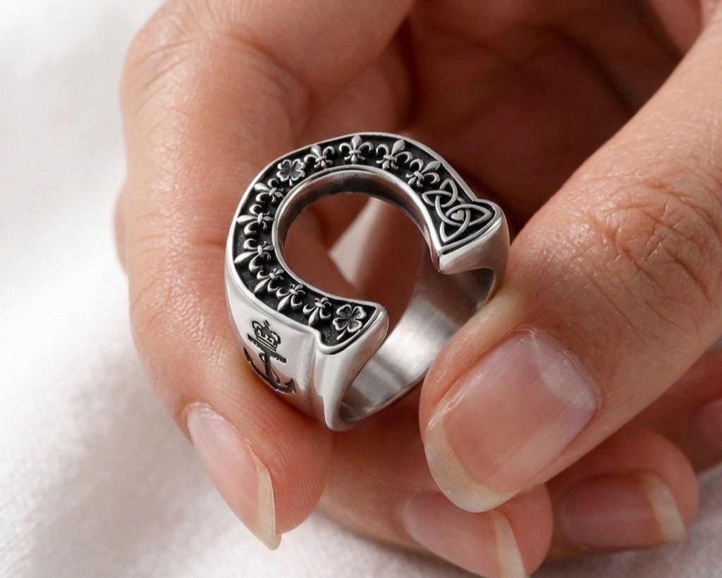 Celtic Horseshoe Ring - Etsy