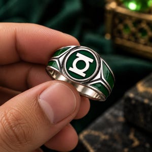Lantern Power Ring | Grön emalj signetring | Fantasyinspirerade statement-smycken för män och kvinnor | Unik samlarring