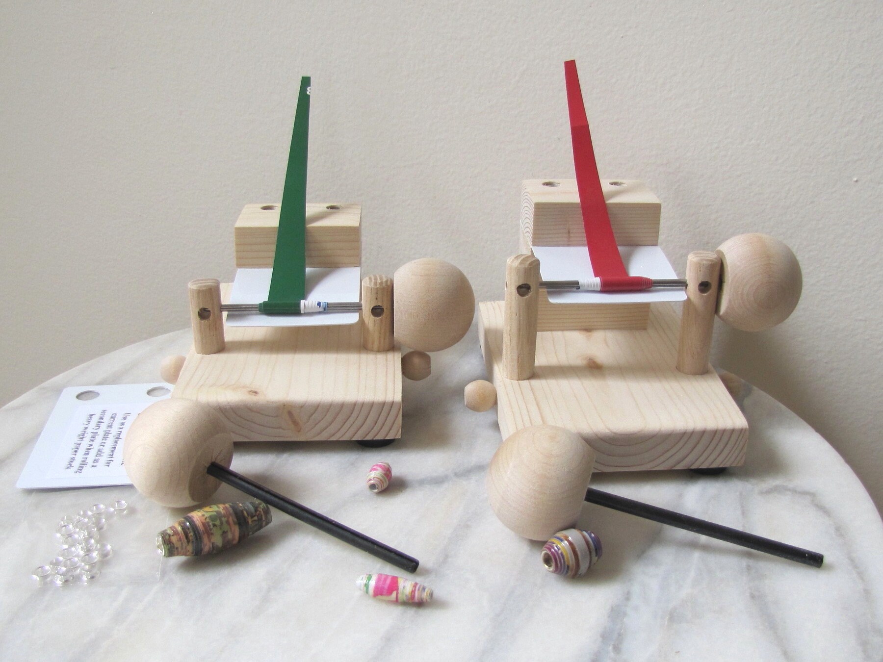 Easy Roller compact paper bead rolling machine.