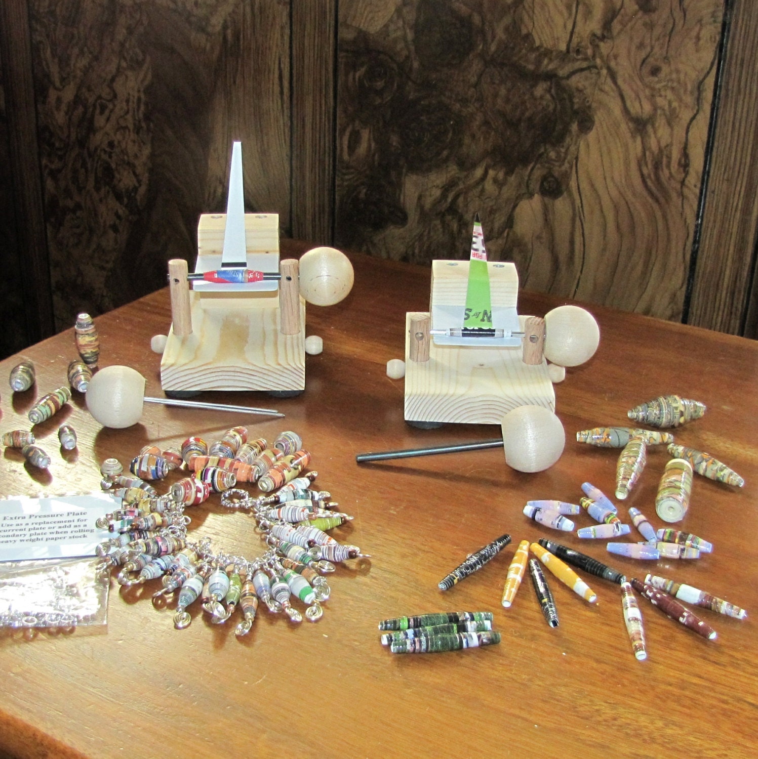 Easy Roller compact paper bead rolling machine.