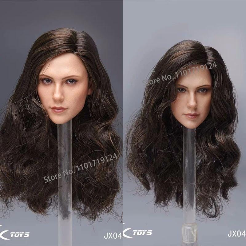 Piuttosto Giovane Americano Africano Donna Con Capelli Ricci In Posa Allegro Gesticolando Su Sfondo Marrone Lo Stile Di Vita Di Persone Concetto Image368797976