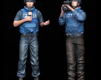 Equipo de entrevistadores periodistas a escala 1/35 - Figura de resina - Soldado - Kit sin ensamblar ni pintar