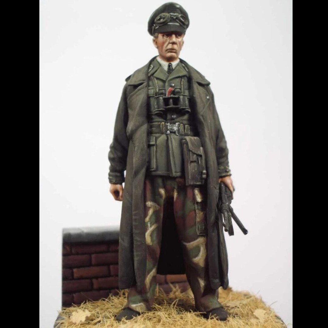 1/35 Soldat Allemand Seconde Guerre Avec Chien – Kit Résine Non Assemblé Non Peint – Figurine Historique – Goodmoel JA-8529