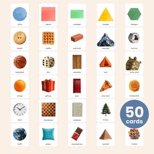 Puede incluir: Un conjunto de 50 tarjetas educativas dispuestas en una cuadrícula, cada una con un objeto o forma distinta y su nombre impreso debajo. Los elementos incluyen formas geométricas, alimentos, naturaleza y objetos cotidianos en tarjetas blancas.