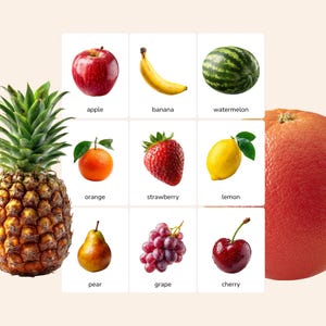 Peut inclure: Une grille de neuf cartes de fruits montrant une pomme, une banane, une pastèque, une orange, une fraise, un citron, une poire, du raisin et une cerise, encadrée par un gros ananas à gauche et un pamplemousse rose texturé à droite.