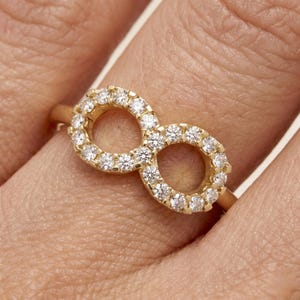 Rond geslepen in het lab gekweekte diamanten oneindigheidsring, 14K massief gouden bedelring, ronde diamanten pave-set ring, lab diamanten ring voor jubileumcadeau