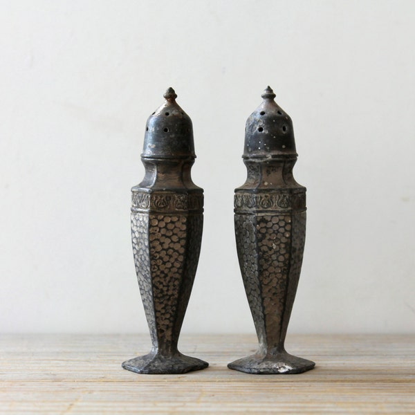 Vintage metal salt and pepper shakers / Victorian style / silver color / patina / cottage chic / rustic / collectible / eclectic Goth decor