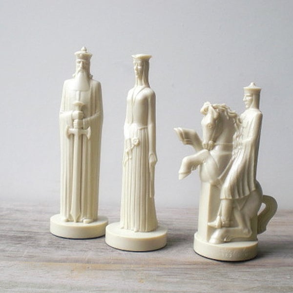 Vintage / Toy / Game / Peter Ganine chess set / gothic / Conqueror / sculptured / unique / 1960s / retro / mid century /