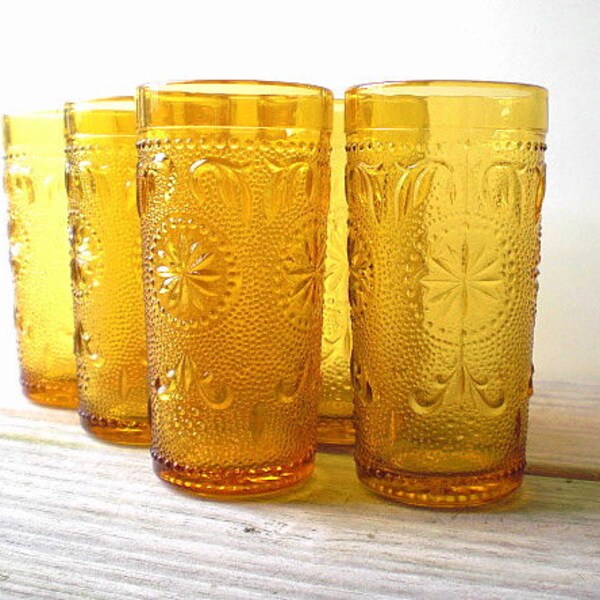 Vintage patterned glass / honey color / retro / modern / kitchen / serving / summer party / golden yellow glass / set of seven