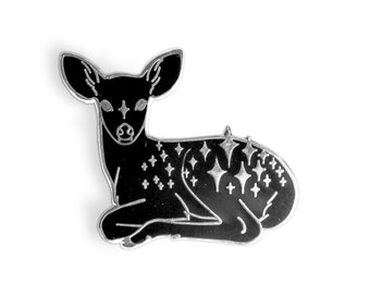 Star Fawn Emaille Anstecknadel in schwarz und Silber / schwarz Hirsch Emaille Pin / magische Fawn Pin