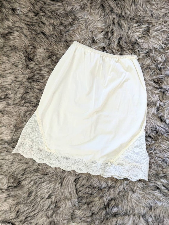 vintage slip half medium Gem