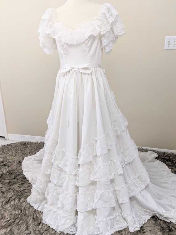 White Vintage Gown, Vintage Lace Wedding Dress, Vinta… Gem