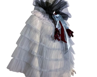 Peleryna z tiulu vintage Blue Belle Reimagined z aksamitnymi wstążkami i frędzlami O/S