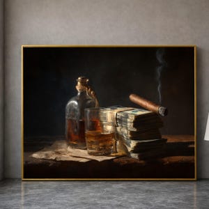 Cuadro decorativo de pared con vaso de whisky antiguo, botella, fajos de billetes y cigarro humeante, estilo rústico, naturaleza muerta, riqueza y lujo.