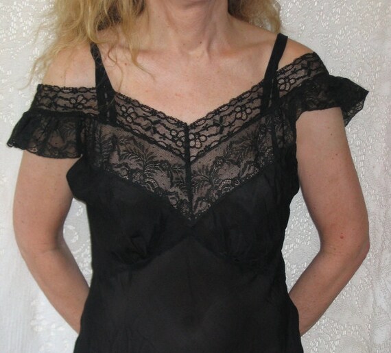 Vintage Lingerie Peignoir Negligee Nightgown
