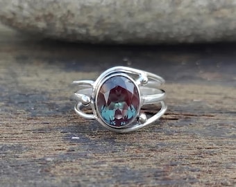 Color Change Alexandrite Ring, Sterling Silver Oval Gemstone Ring, Unique Handmade Engagement Ring, June Birthstone Jewelry, for Women