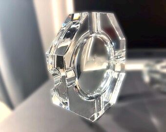 A faceted BACCARAT pectoral crystal ashtray (visible scratches)
