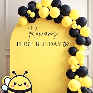 First Bee Day Decal for Birthday Party Sign Bee Themed Birthday Party Baby's First Birthday Vinyl Decal Balloon Arch Lettering Event Planner
