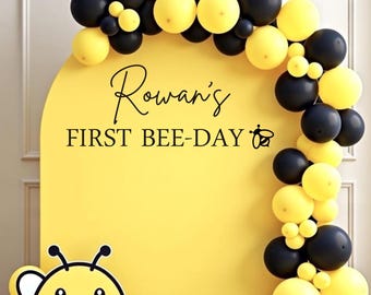 First Bee Day Decal for Birthday Party Sign Bee Themed Birthday Party Baby's First Birthday Vinyl Decal Balloon Arch Lettering Event Planner