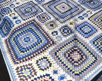 Coperta all'uncinetto "Grandma Square" fatta a mano, coperta patchwork boho colorata, regalo accogliente per la casa