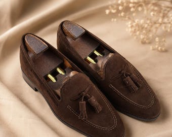 Handgemaakte bruine suède loafers met kwastjes – luxe leren instapschoenen