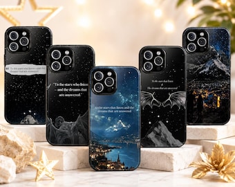 Custodia per telefono ACOTAR Fantasy con ali di pipistrello, cielo notturno e montagne, compatibile con iPhone, Samsung e Galaxy, cover estetica celeste, regalo ispirato a Velaris