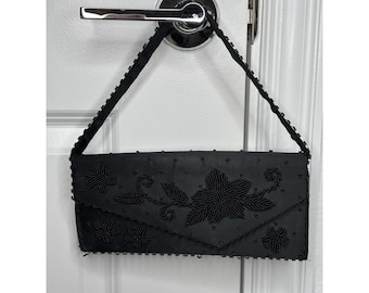 Bolsa de mão vintage preta com miçangas e lantejoulas, feita à mão em Hong Kong.