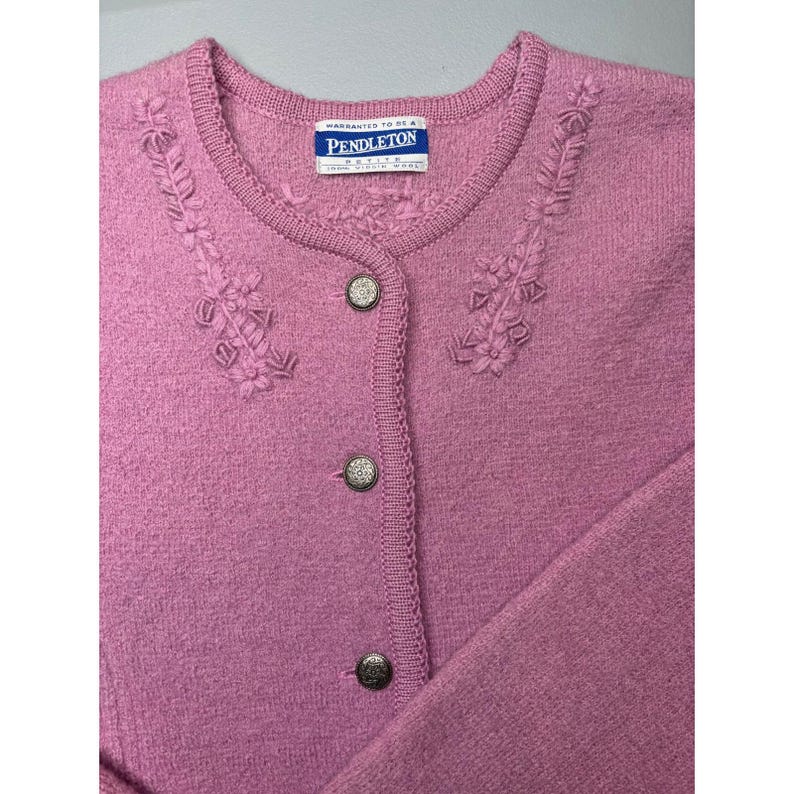 Cardigã Pendleton Feminino Tamanho M Rosa Excelente Lã Bordada Floral EUA imagem 6