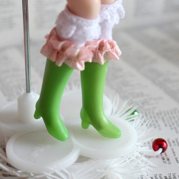 The Frog Prinncess - Mab Couture Boots - green and pink - Vintage Blythe size dolly shoes - for your little princess