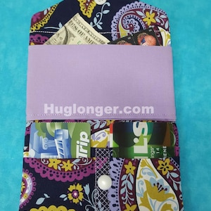 En los archivos de bordado de The Hoop Wallet