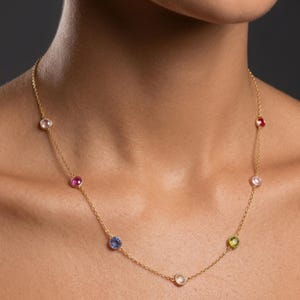Halsband med flera födelsestenar, 14k guld regnbågsfärgade familjestenar, elegant choker med bezel, personlig födelsedagspresent till henne