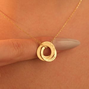 Personalized Interlocking Circle Gold Necklace, Custom Name Ring Necklace, Custom Date Jewelry, Family Necklace, Minimalist Pendant Gift