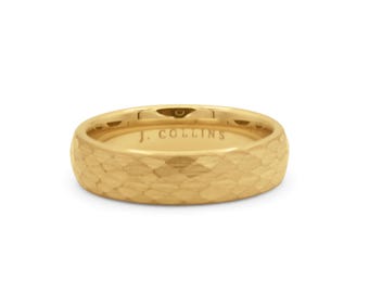 Der Monarch Gehämmerte Gold Ehering - 6 mm Zeitgenössischer Ring