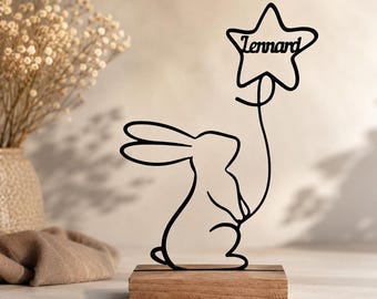 Personalisierter Hase mit Stern | Personalisiert mit Name | Geschenk für Baby, Taufe & Geburt | 3D Druck | Holzsockel Laser- Gravur