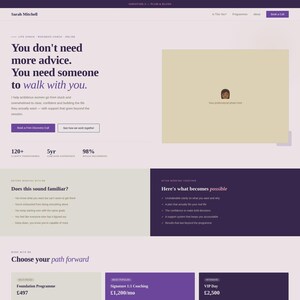 Pode incluir: Layout de site web com um esquema de cores ameixa e blush. O texto diz: "Voc&ecirc; n&atilde;o precisa de mais conselhos. Voc&ecirc; precisa de algu&eacute;m para caminhar com voc&ecirc;." Inclui um call to action: "Agende uma chamada de descoberta gratuita."