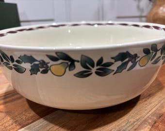 Bol para servir vintage de Disney - Gres color crema de 23 cm con adorno de pera y hoja de acebo