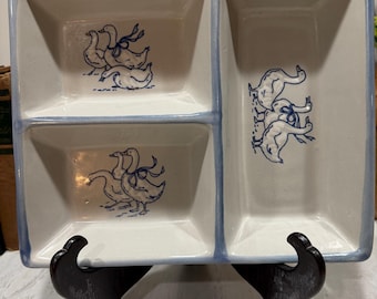 Plato dividido de cerámica vintage de Louisville con diseño de bandada de gansos, bandeja de servir de tres secciones en azul y blanco, decoración de cocina rústica.