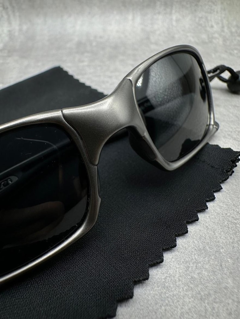 Vintage Oakley cykelsolglasögon i metall: 90-talets Y2K Prizm polariserade solglasögon bild 2