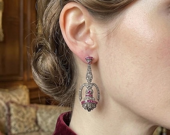 Art Deco oorbellen van goud en diamanten.