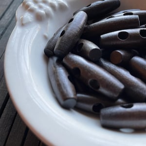 Juego de botones de palanca de madera marrón oscuro de 30 mm (aproximadamente 1 1/8") - Kona Coffee - Perfectos para suéteres y chaquetas de punto hechos a mano (10)