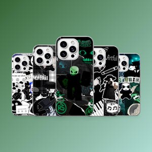 以下が含まれることがあります： ユニークなデザインの5つの携帯電話ケースのコレクション。ケースには、漫画のキャラクター、テキスト、抽象的なパターンなど、さまざまな白黒グラフィックが使用されています。1つのケースには緑色のフィギュアと「DER」の文字があります。
