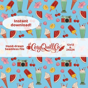 Puede incluir: Patrón sin costuras sobre fondo azul claro con ilustraciones dibujadas a mano de conos de helado, cerezas, rodajas de sandía, polos, batidos, limones, flores y una cámara roja. El texto dice "¡Descarga instantánea!"